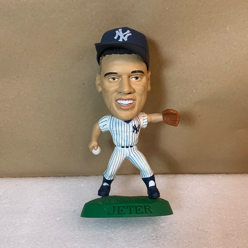 Vintage 1998 Derek Jeter 6in Headliners Collectible Figure